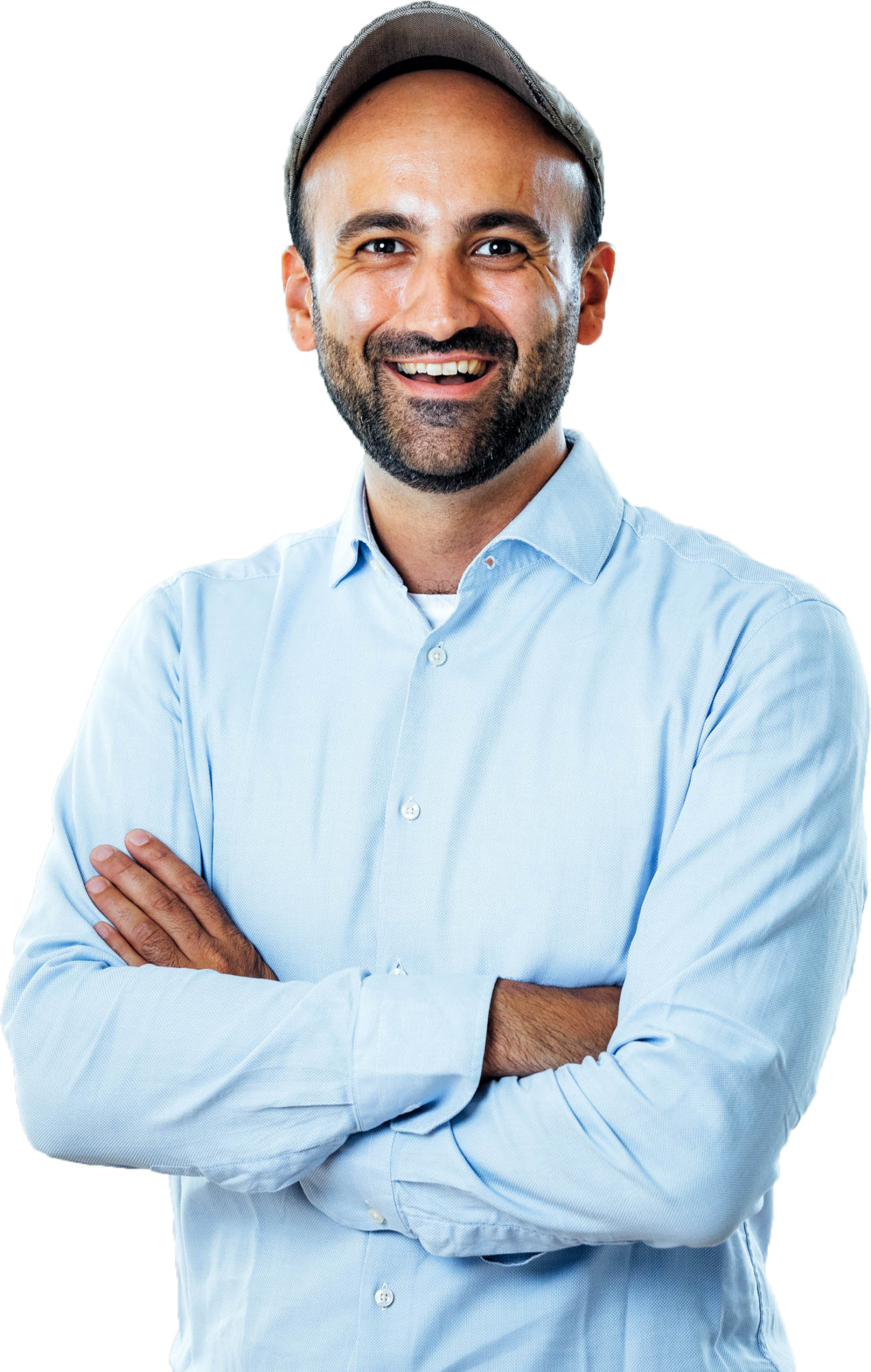 Sascha3 Portrait eines Mannes mit blauem Hemd, verschränkten Armen, lächelnd – Business-Porträt des Geschäftsführers.